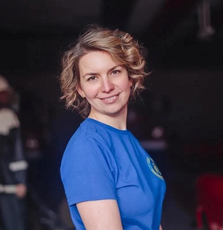 Портрет: Вера Богданова, Кризисный психолог проекта «Она+»